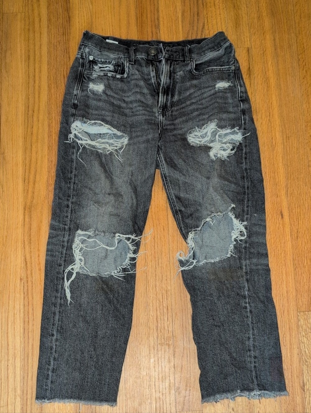 American Eagle Outfitters Women's Charcoal Distressed Straight Jeans
